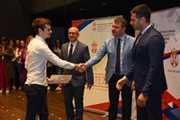 У РЕКТОРАТУ СВЕЧАНО ДОДЕЉЕНИ УГОВОРИ О СТИПЕНДИЈАМА ФОНДА ЗА МЛАДЕ ТАЛЕНТЕ „ДОСИТЕЈА“