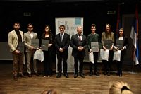 ДОДЕЉЕНЕ НАГРАДЕ НАЈБОЉИМ СТУДЕНТИМА УНИВЕРЗИТЕТА ЗА 2021/2022.