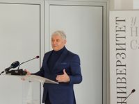 УРУЧЕНА ЗАХВАЛНИЦА УРЕДНИКУ РЕДАКЦИЈЕ НА РОМСКОМ ЈЕЗИКУ РТВ-А ПЕТРУ НИКОЛИЋУ