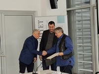 УРУЧЕНА ЗАХВАЛНИЦА УРЕДНИКУ РЕДАКЦИЈЕ НА РОМСКОМ ЈЕЗИКУ РТВ-А ПЕТРУ НИКОЛИЋУ