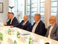 УНАПРЕЂЕЊЕ САРАДЊЕ УНС-А СА УНИВЕРЗИТЕТОМ ЗА ЕКОНОМИЈУ И БИЗНИС У ХЕБЕЈУ